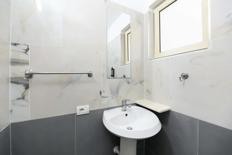 Vila Agolli Vlorë Exteriör bild