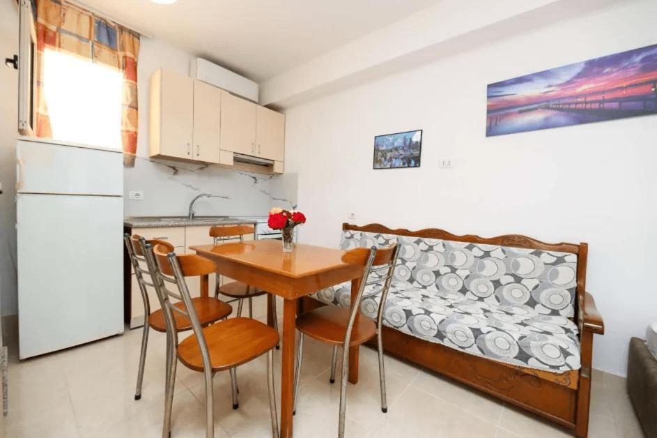 Vila Agolli Vlorë Exteriör bild