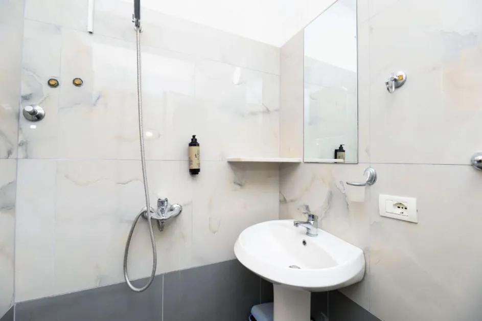 Vila Agolli Vlorë Exteriör bild